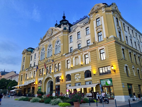 Buying antique Szolnay porcelain in the artistic city of Pécs in Hungary